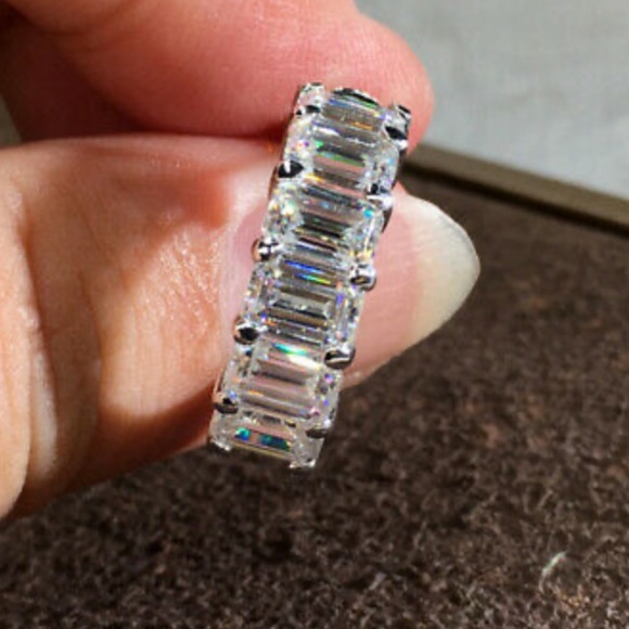 Jewelry - New Sterling silver diamond Earrings